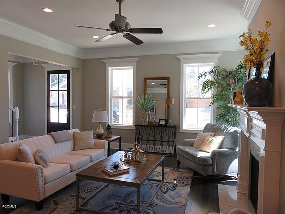 5th image of 103 W Park Dr