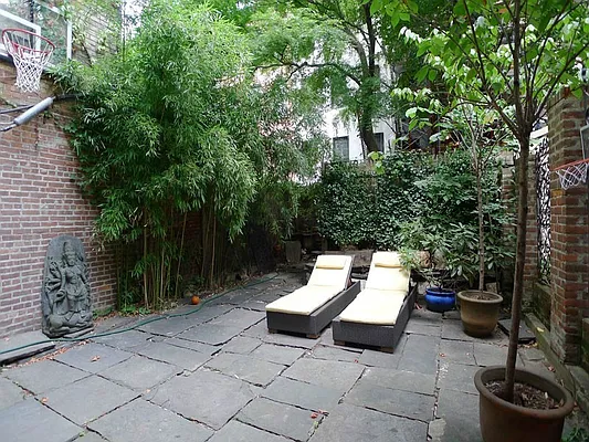 Rented by Sotheby's International Realty | media 16