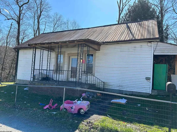 227 Arch St, Weston, WV 26452