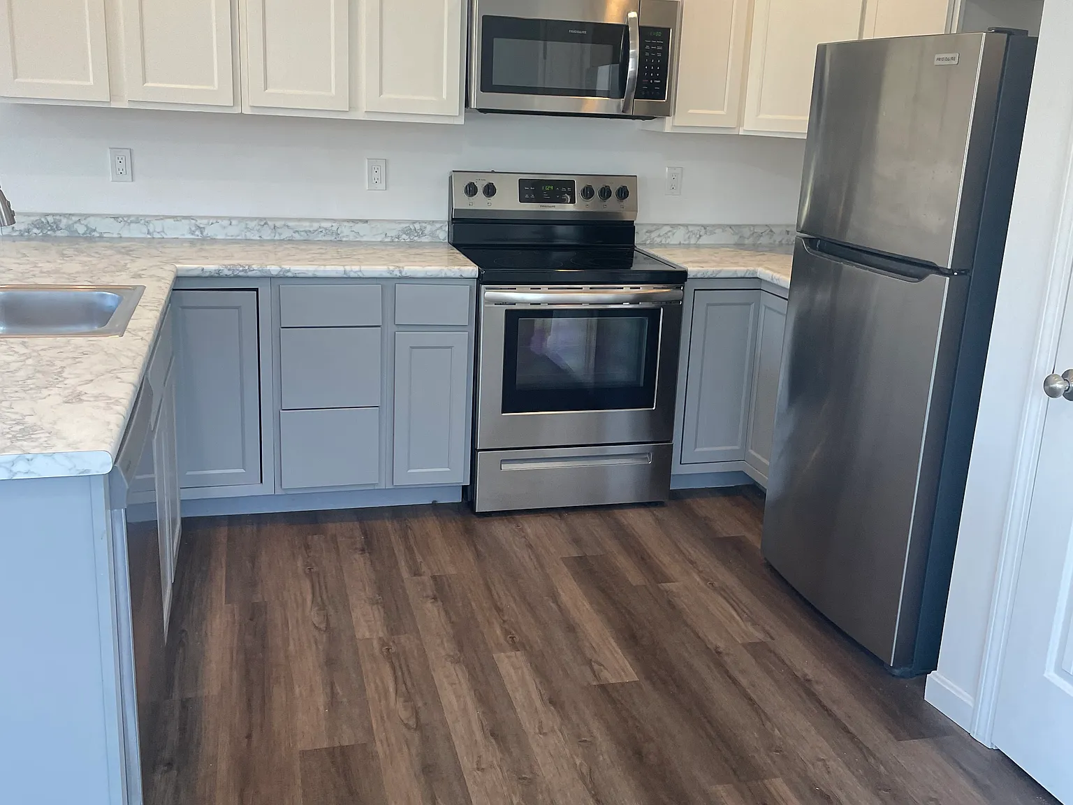 3 bed, 2.5 bath, 1600 sqft, $2,995 — Photo 2