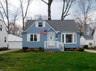 589 Huntmere Dr, Bay Village, OH