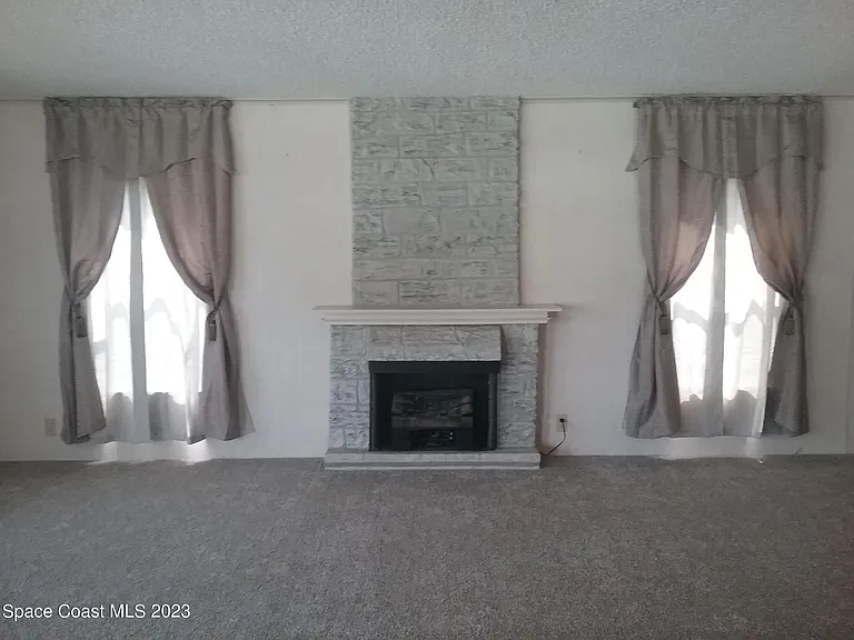 1609 Ridge Dr — Photo 6