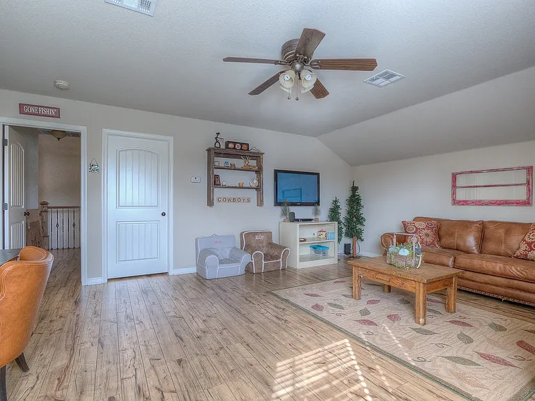 3901 Bahama Ave — Photo 27