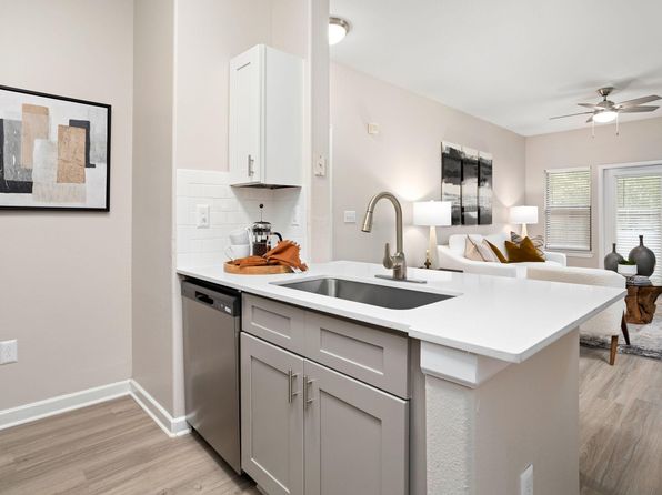 33 Lynn Batts Ln #550868470