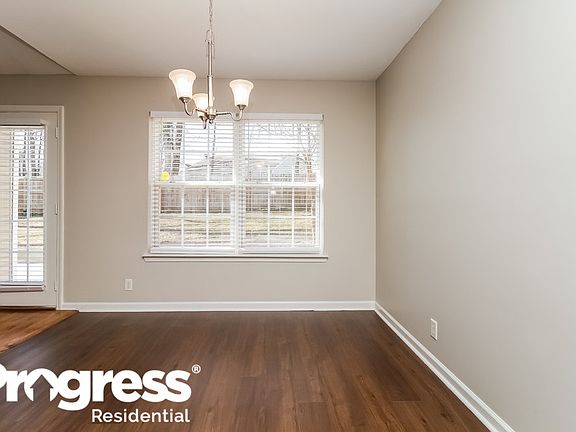 5th image of 804 Winchester Close