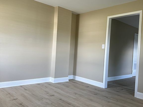 3rd image of 523-525 N Washington Ave