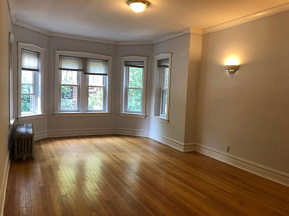 3rd image of 4705 N Artesian Ave