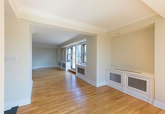 5th image of 360 E 65th St APT 20B