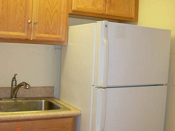 3rd image of 1557 19th St N APT 1