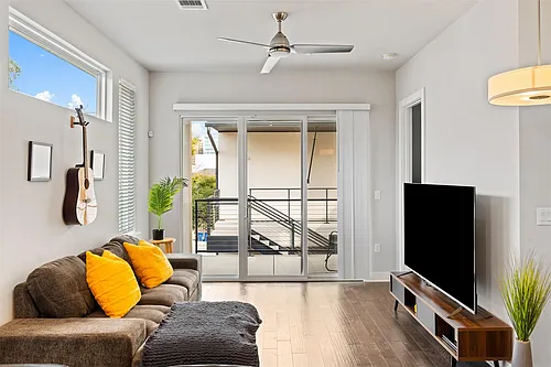 1306 West Ave #303 Photo 1