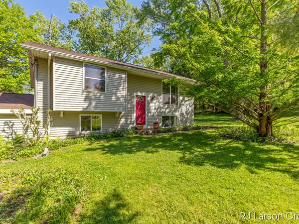 1027 Blue Star Hwy, South Haven, MI 49090