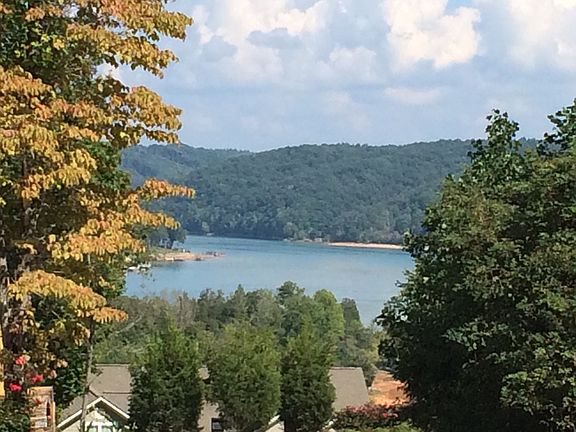 4th image of Mountain Crest Dr