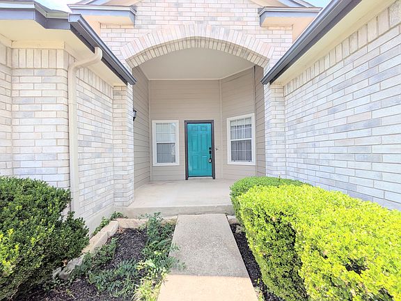 3rd image of 1623 Sunnycrest Cir