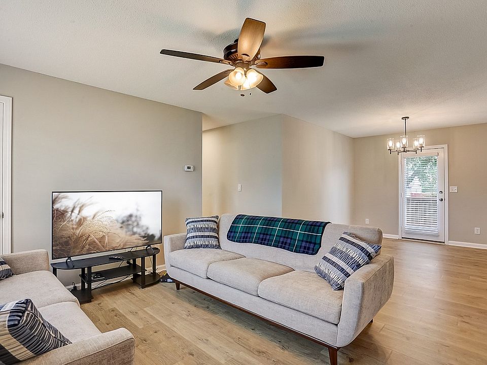 2nd image of 3222 Tabby Dr
