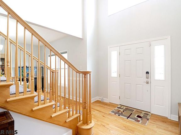 5th image of 66 Greenmeadow Ln