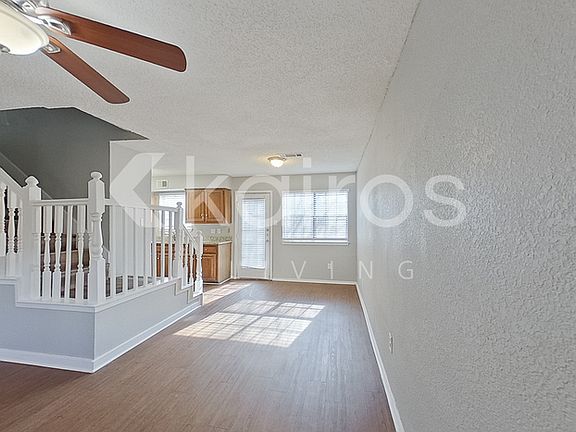 4th image of 832 Courtenay Pl
