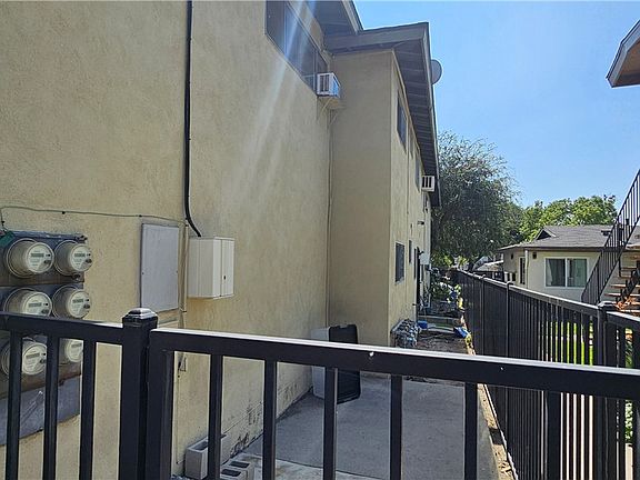 5th image of 231 E Maple Ave