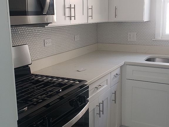 3rd image of 5760 W Park Ave #1