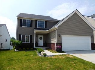 1559 Banbury Dr, Howell, MI 48843