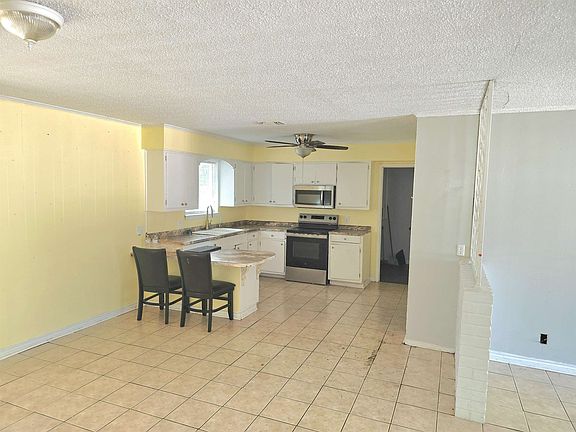 4th image of 546 Rosedale St