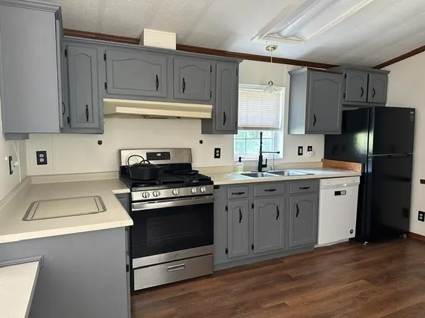44 Castle Drive, Conway, NH 03818
