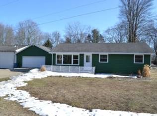 77 W Park Dr, Sanford, MI 48657