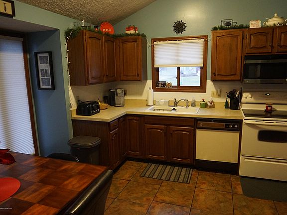 3rd image of 1126 Alexandria Dr