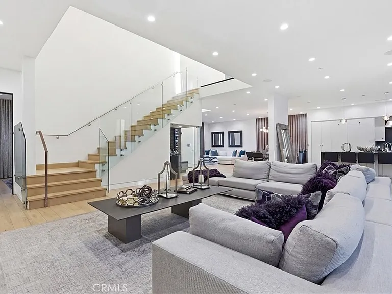 4545 Stern Ave — Photo 13