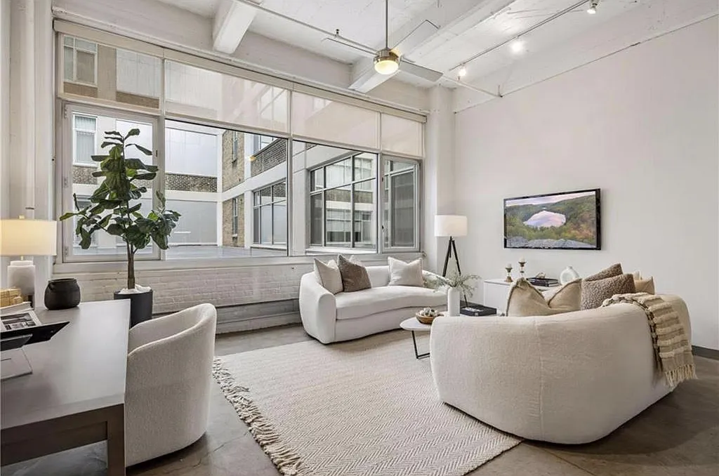 1 bed, 820 sqft, $2,100 — Photo 4