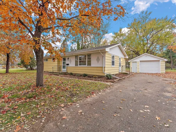 1407 Dixon Dr, Saint Paul Park, MN 55071