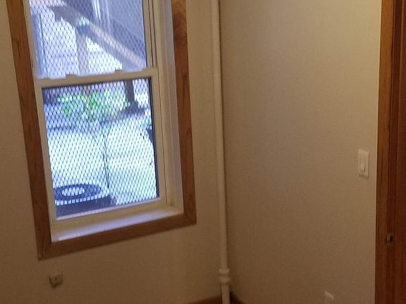 5th image of 1622 W Wabansia Ave #Garden