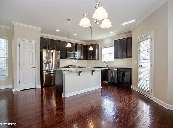4th image of 48 N Lincoln Ln