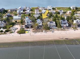 21 Central Ave, Clinton, CT 06413