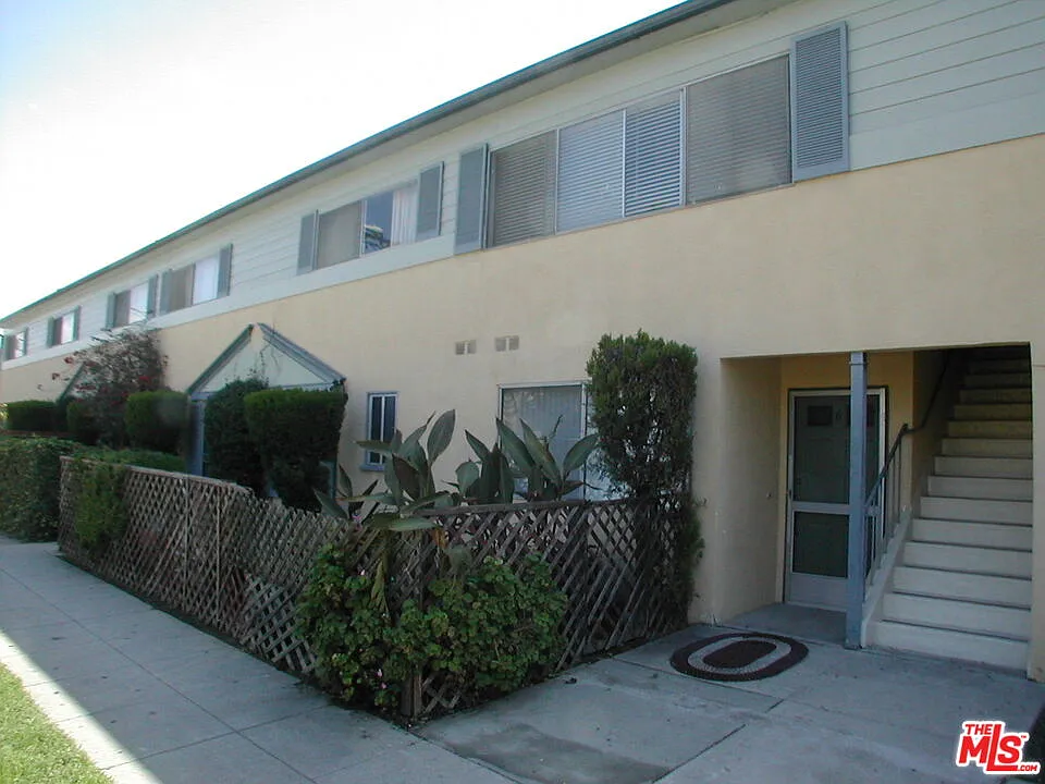 3603 Mentone Ave #6