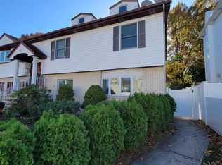 14 Willow Wood Ct #2, East Rutherford, NJ 07073