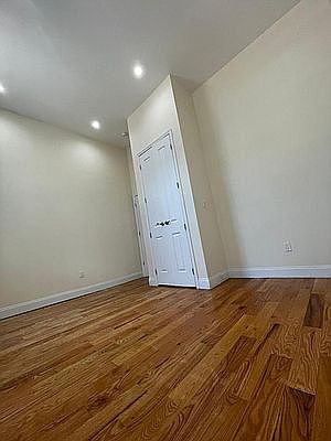 4th image of 30 Rogers Ave #Bb