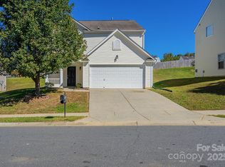 8228 Weeping Fig Ln, Charlotte, NC 28215
