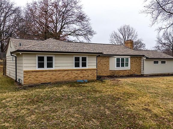 2nd image of 3106 NW Oakcrest Dr