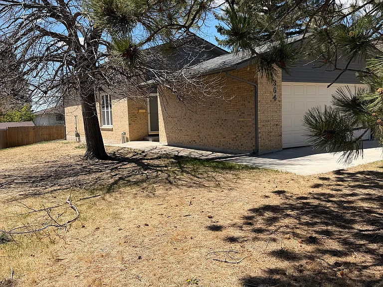 364 Bocage Dr — Photo 1