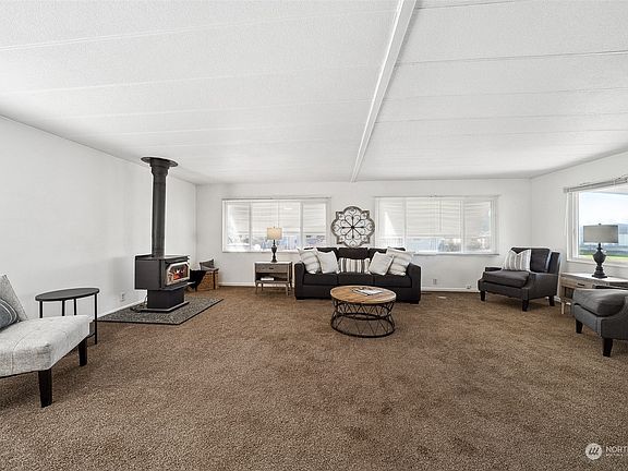 4th image of 1081 Mountain Villa Drive
