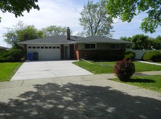 650 Beau Dr, Des Plaines, IL 60016