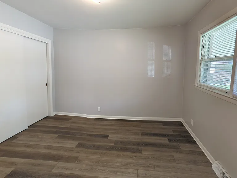11827 W North Ave #2 — Photo 8