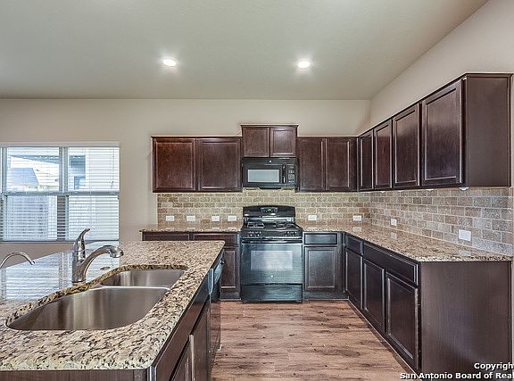 4th image of 11718 Plover Pl