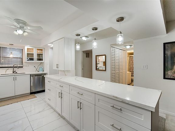 4th image of 5860 NW 44th St APT 101