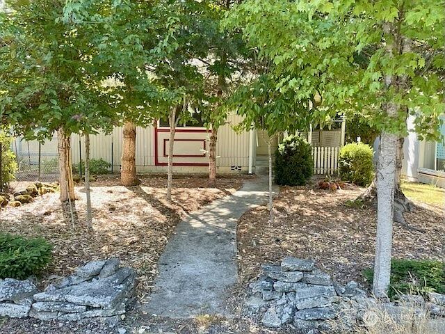 1st image of 685 Morse Street