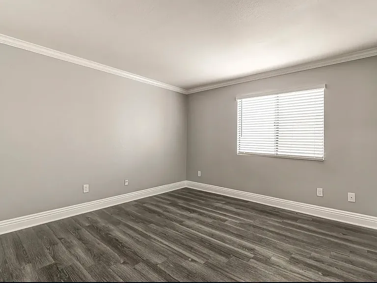 Vista Springs Apartments — Photo 36