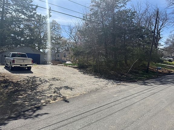 2nd image of 620 E Shepherd St