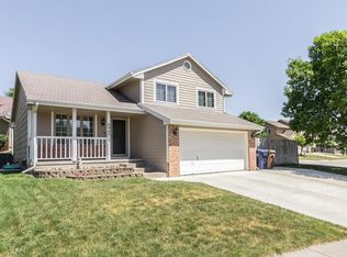 6905 Mill Pond Dr, Urbandale, IA 50322