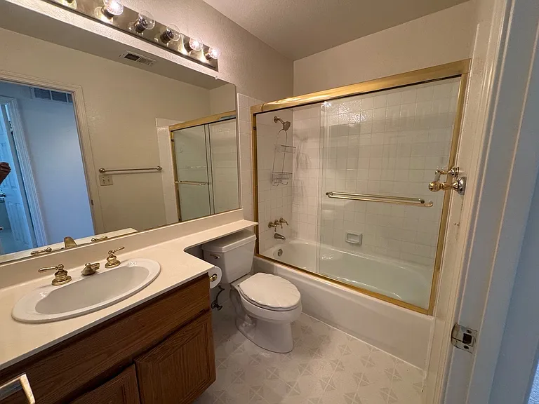 138 Del Oro Lagoon — Photo 25