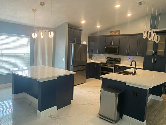 4th image of 701 SW Sarazen Avenue